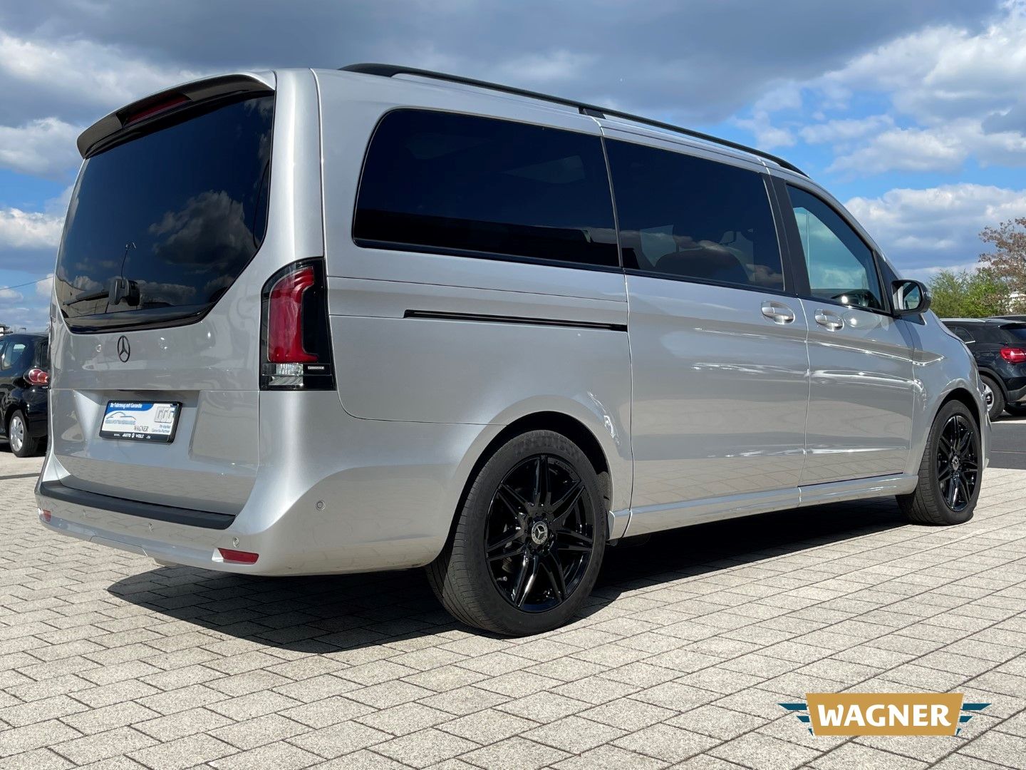 Fahrzeugabbildung Mercedes-Benz V 250 d AVANTGARDE AMG EDITION lang Night Paket