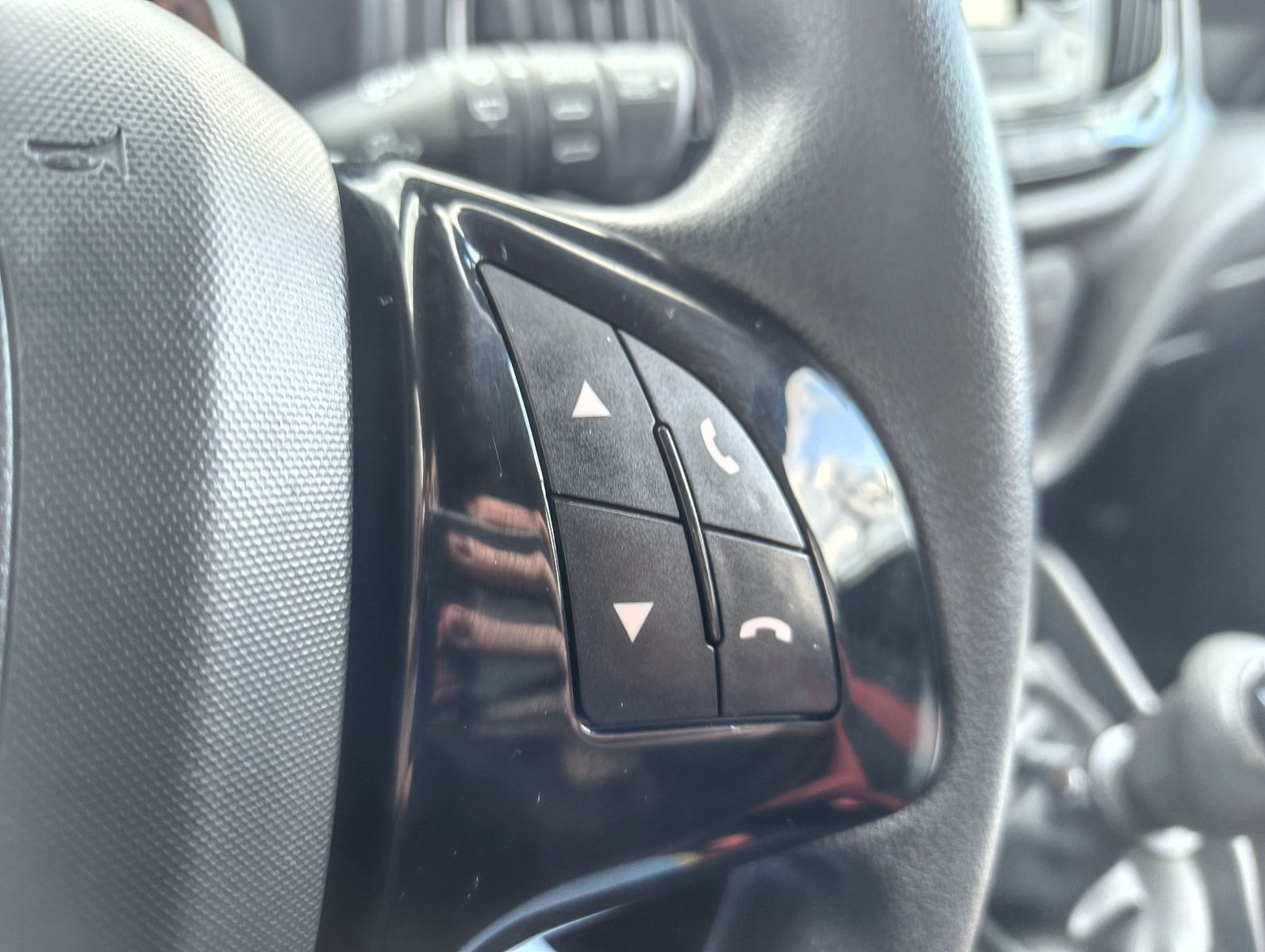 Fahrzeugabbildung Fiat Doblo Kombi Maxi SX 1.6 Mjet 5 Sitzer + AHK