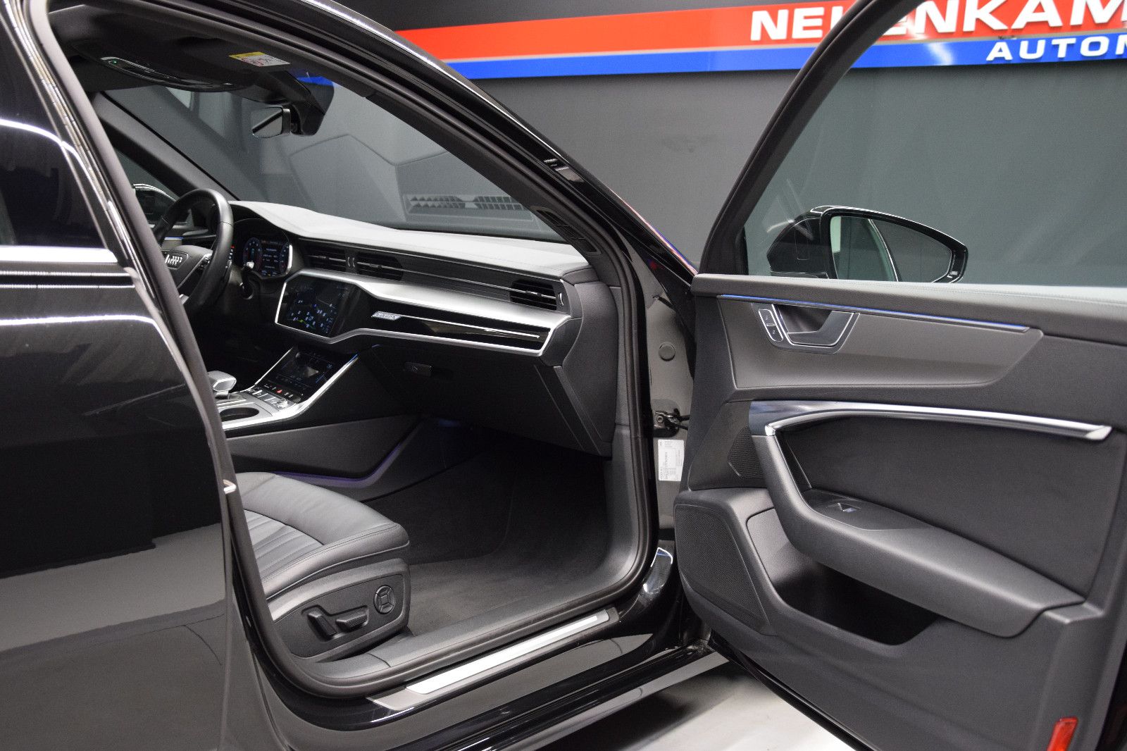 Fahrzeugabbildung Audi A6 Avant 45 TFSI quattro Kamera Pano ACC Leder