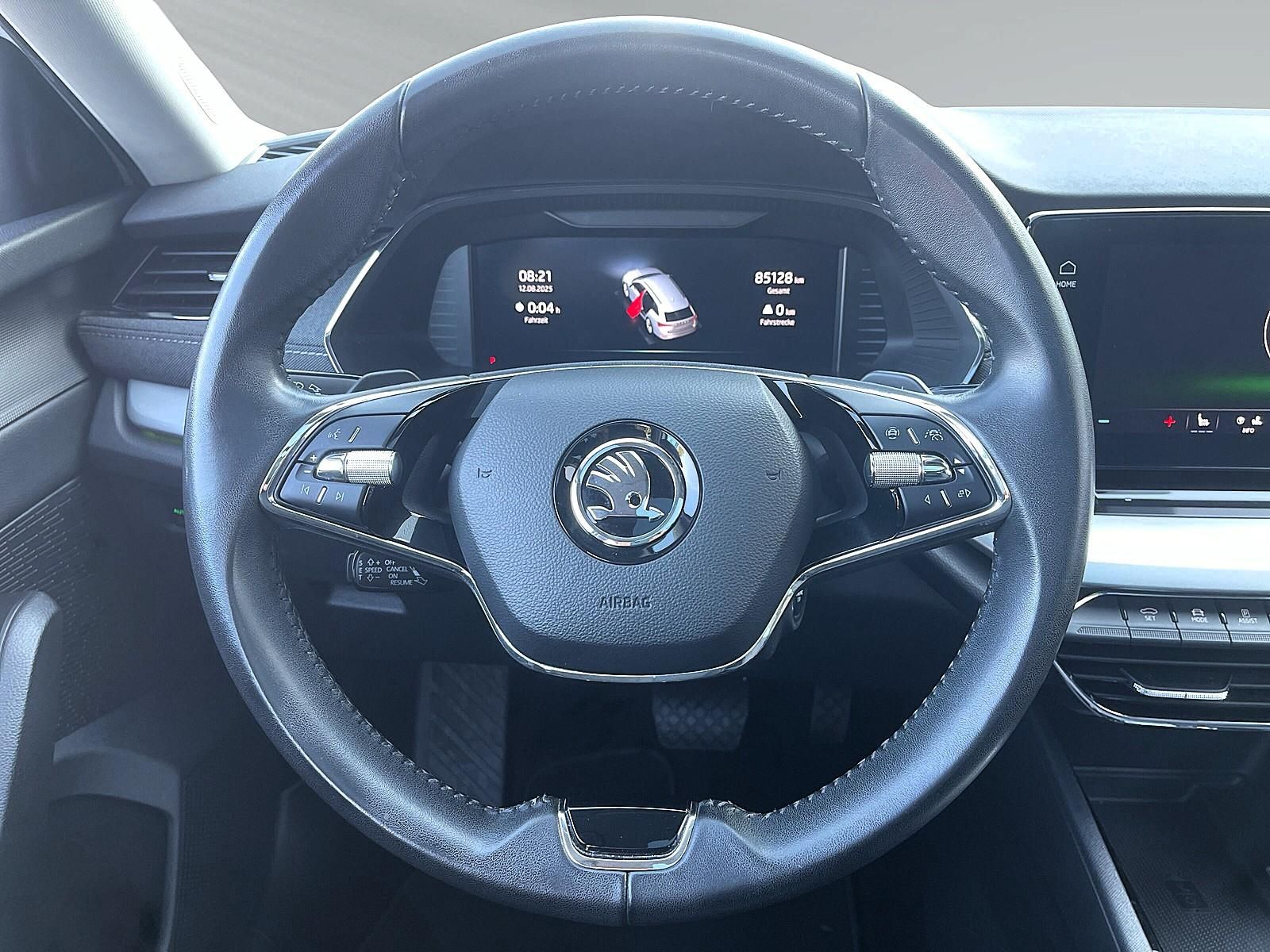 Skoda Octavia Combi 2,0 TDI DSG Style LED HUD PANO NAV foto 16
