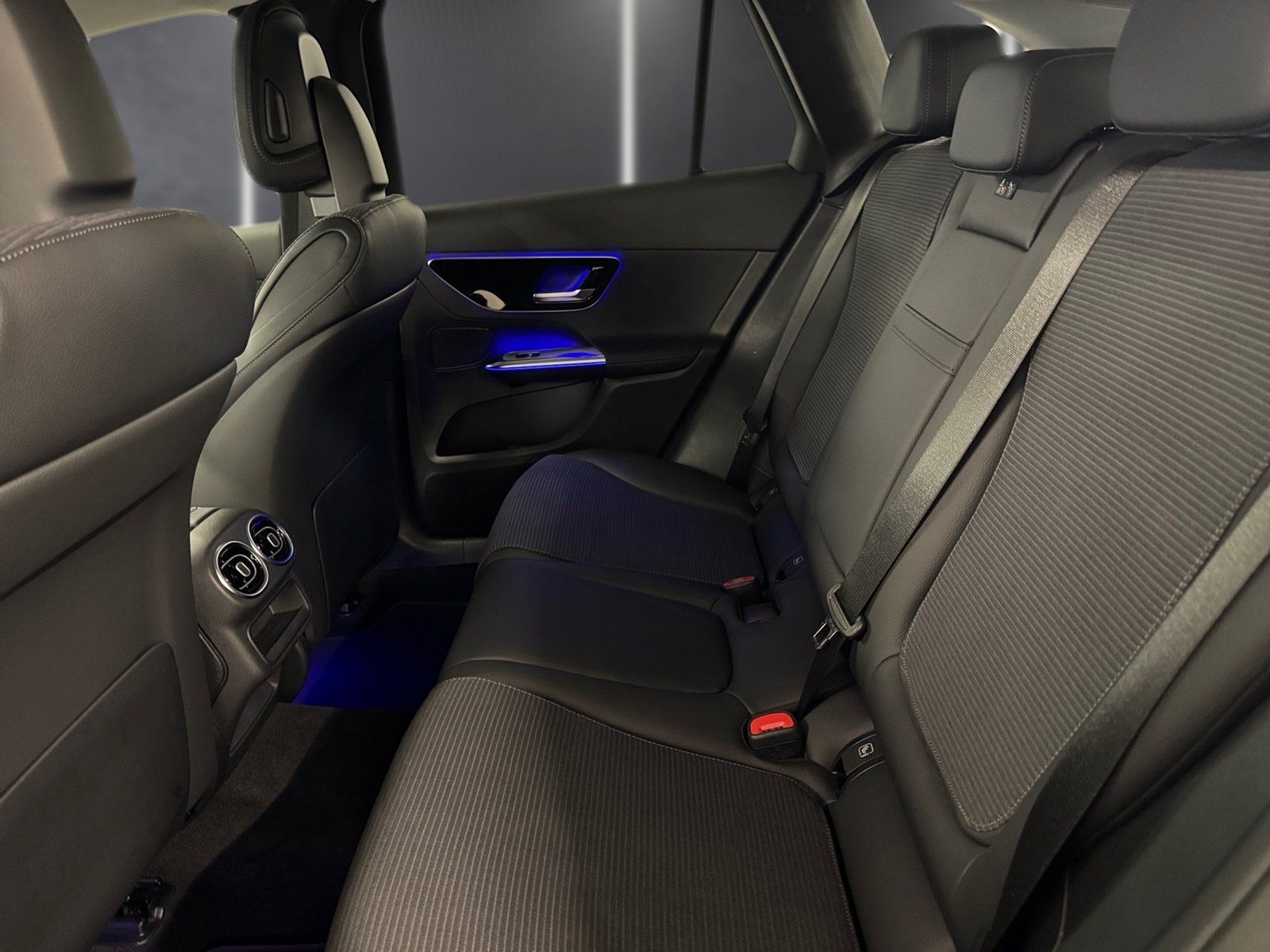 Fahrzeugabbildung Mercedes-Benz GLC 200 4M Avantgarde*STDHZG*AHK*360°*LED*Totwi*