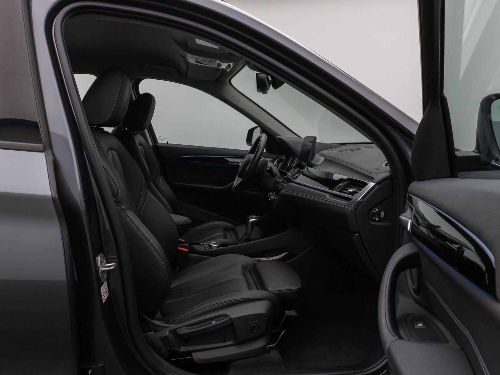 Fahrzeugabbildung BMW X1 xD25e SportLine Kamera HUD DAB HiFi AHK Alarm