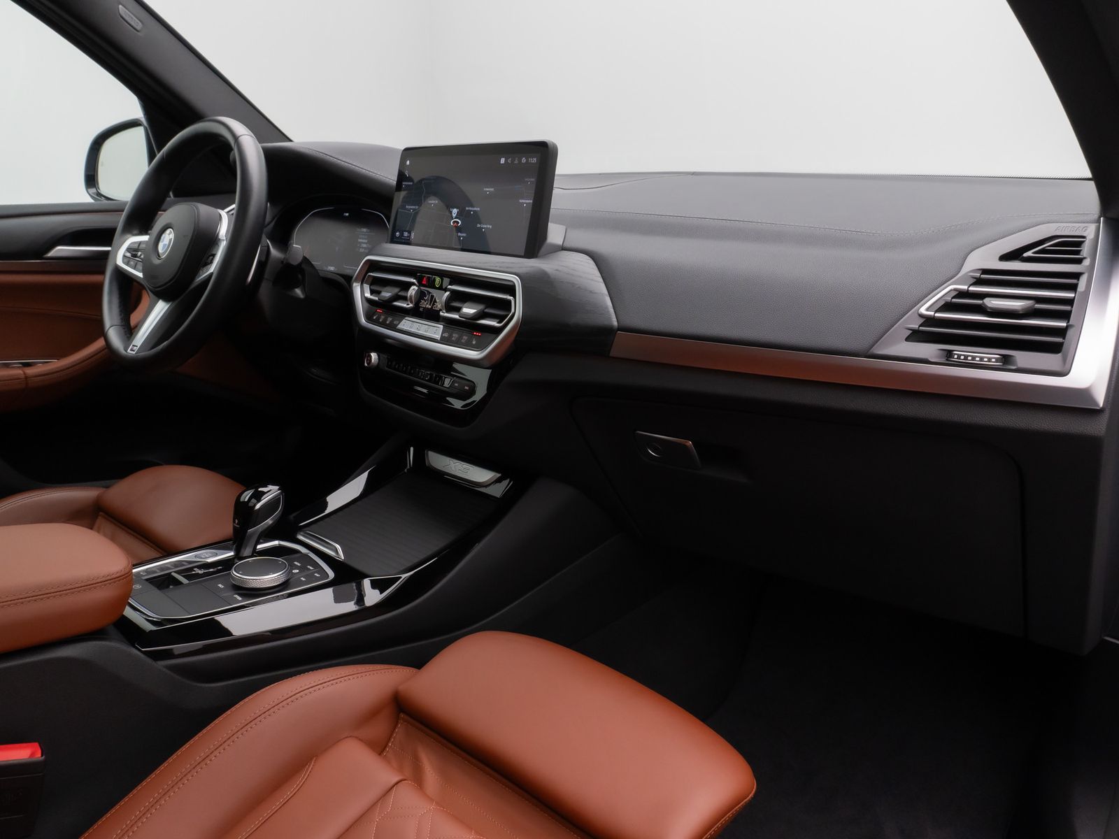 Fahrzeugabbildung BMW X3 xD30i M Sport Panorama Laser Kamera HUD HiFi