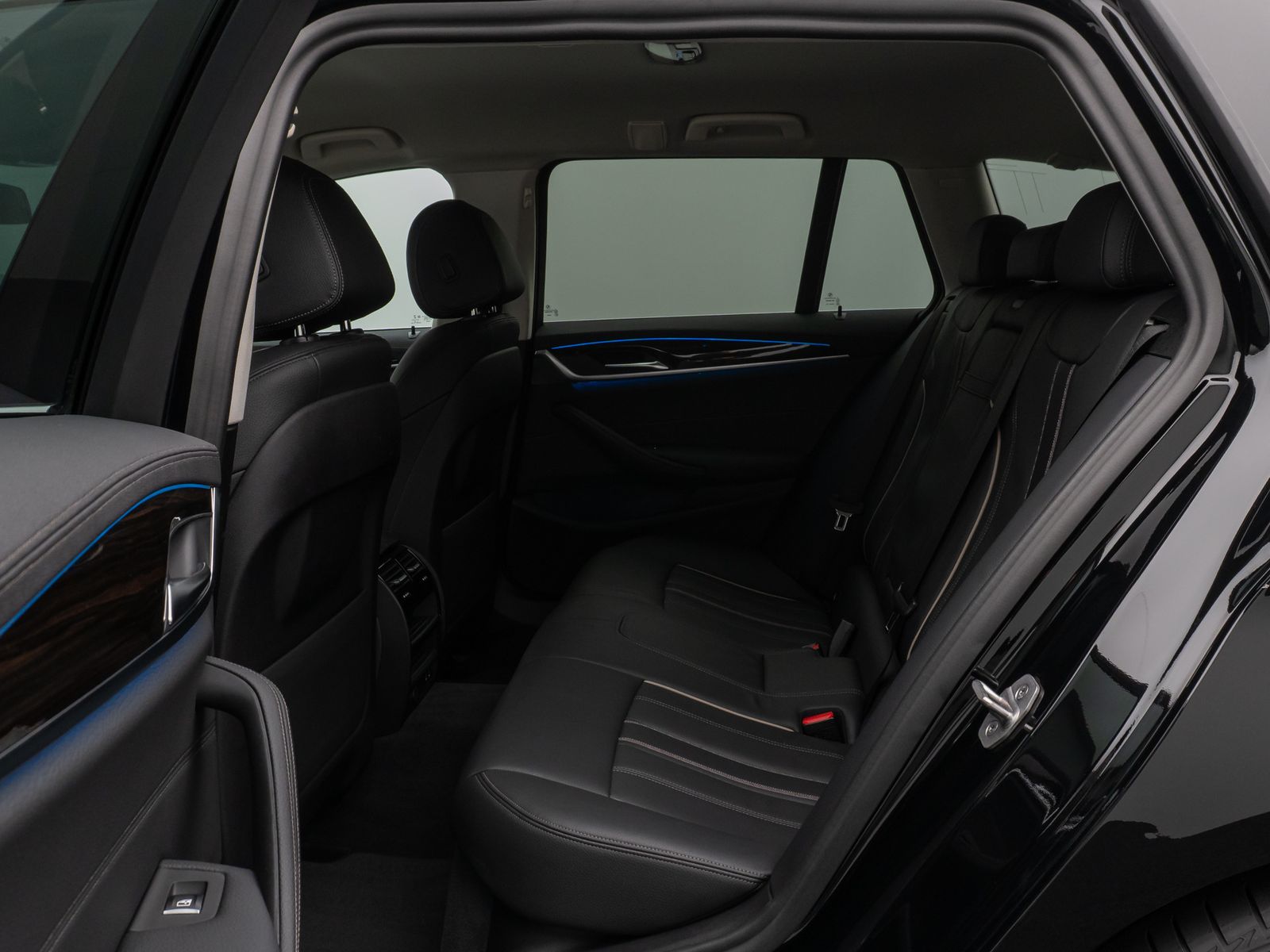 Fahrzeugabbildung BMW 530e Luxury Line Kamera DAB WLAN Alarm Sport AHK