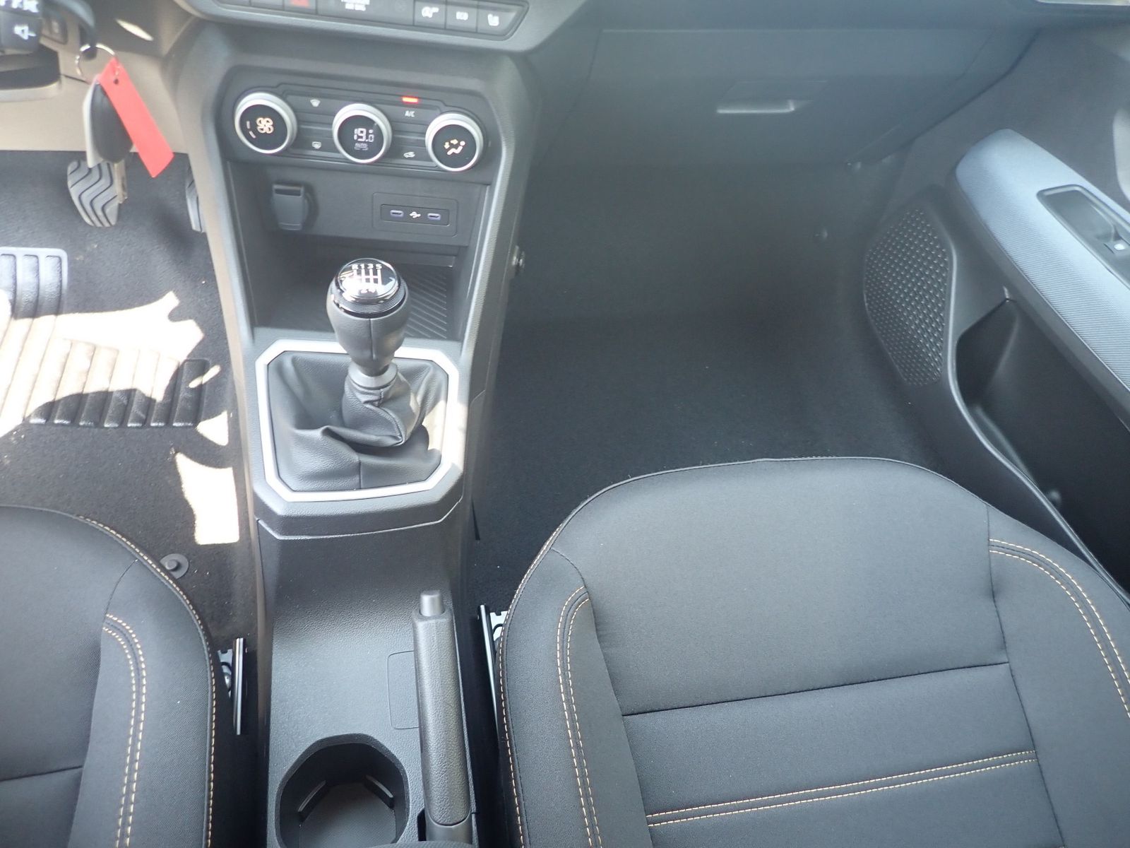 Fahrzeugabbildung Dacia Sandero Stepway Expression TCe 110