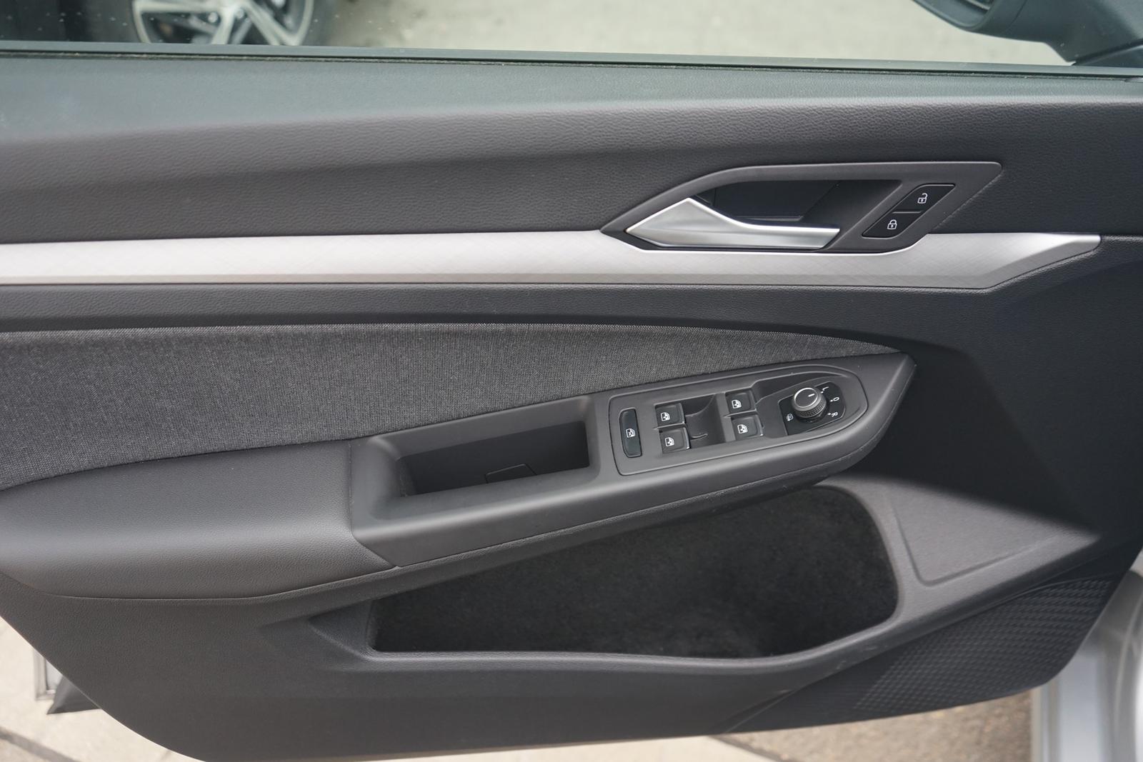 Volkswagen Golf VIII Variant 1.5 eTSI DSG LED Navi ACC AHK, миниатюра 21