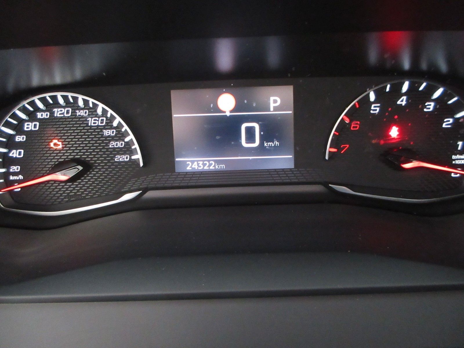 Fahrzeugabbildung Peugeot 208 Active Pack 1.2T LED/NAVI/PDC/TEMPOMAT