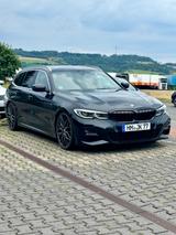 BMW 320i Touring M Sport / *VOLLAUSTATTUNG