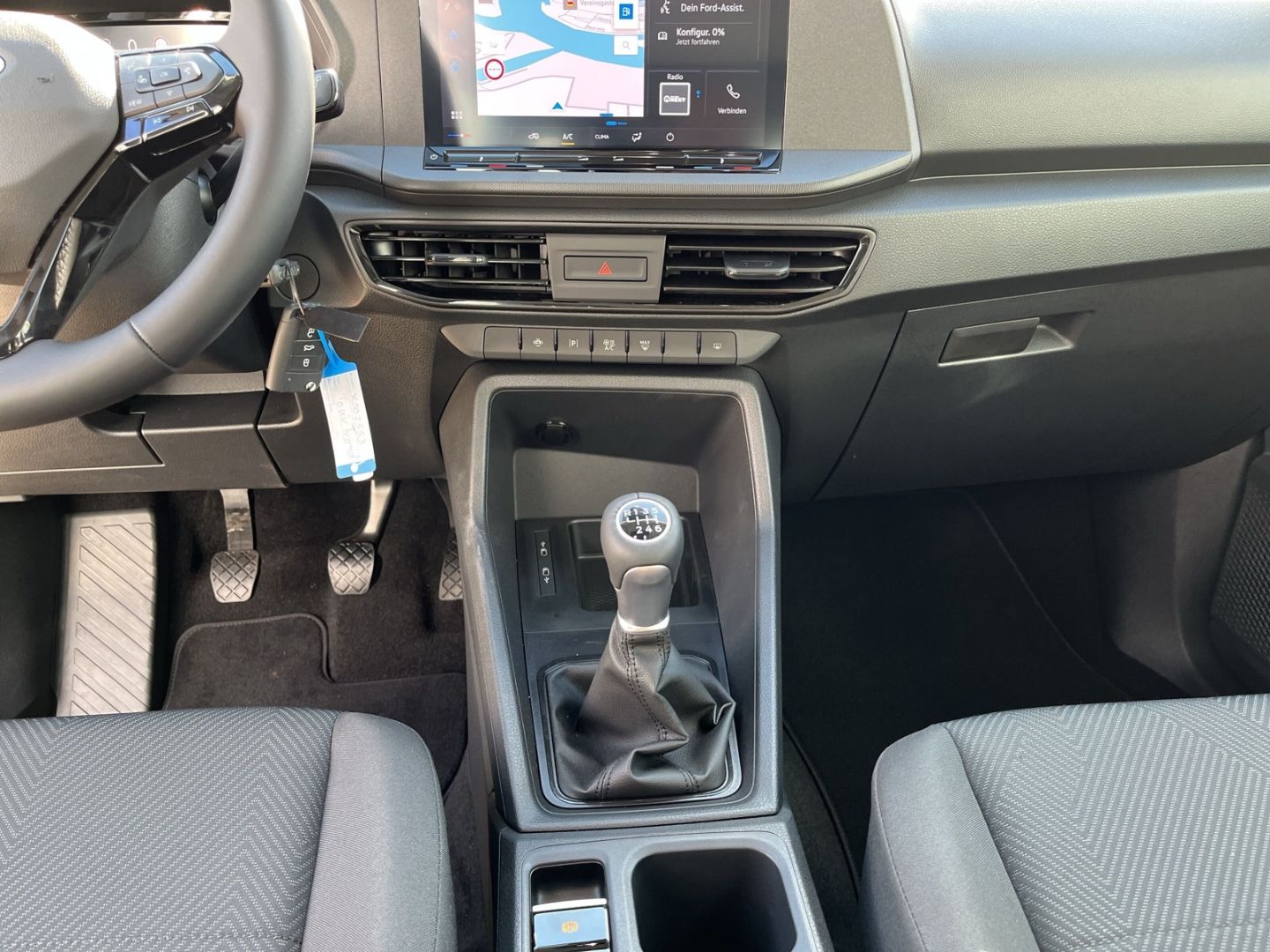 Fahrzeugabbildung Ford Tourneo Connect Trend AHK-abnehmbar Digitales Co