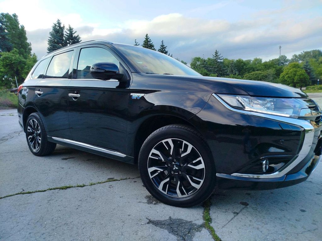 Image of Mitsubishi Outlander