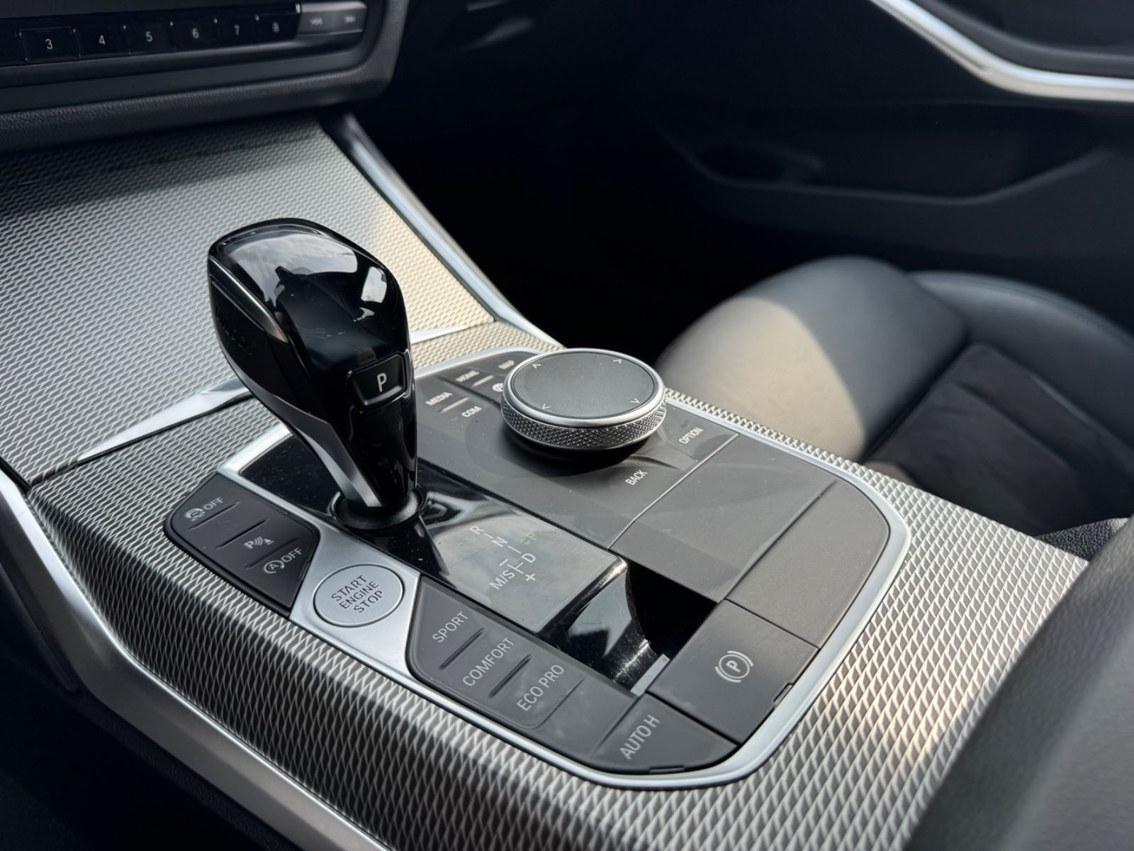BMW 318 i Touring M Sport/Automatik/unfallfrei/ foto 17