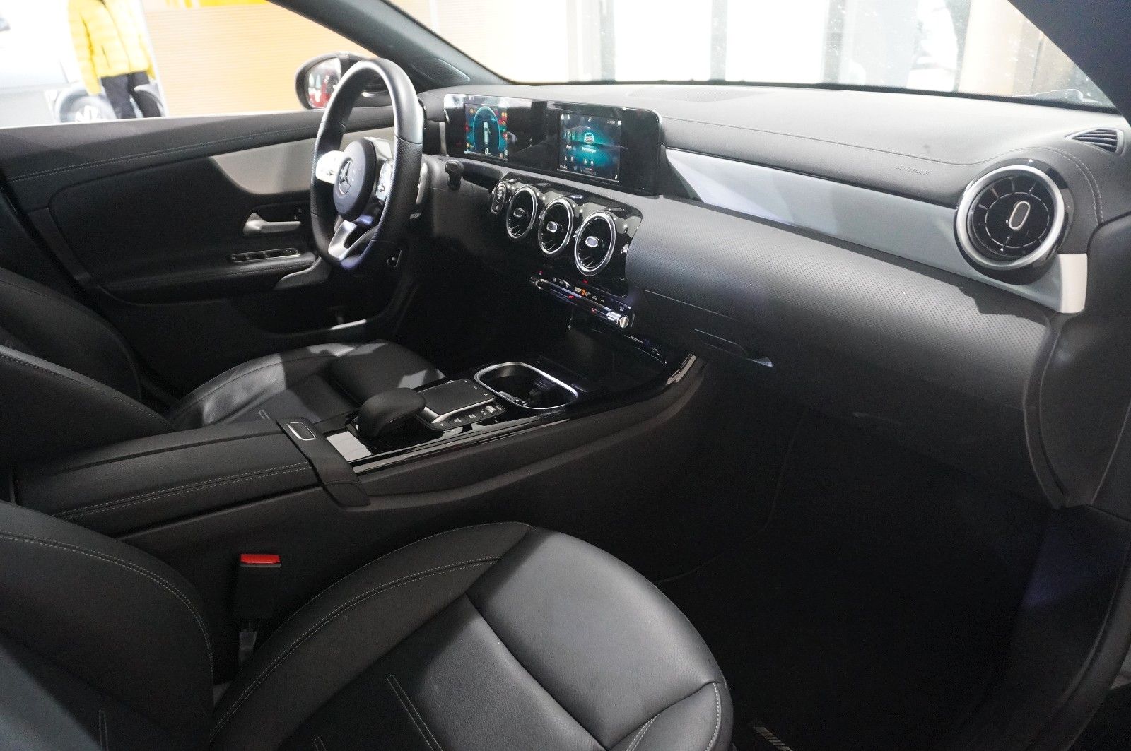 Fahrzeugabbildung Mercedes-Benz CLA SB 200 AMG LINE 7G-DCT NAVI/LED/KAMERA/DAB+