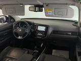 Mitsubishi Outlander 2.2 DI-D 4WD Top 7-Sitze|360|AHK|1HAND - scheckheftgepflegte Mitsubishi Outlander