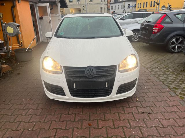 Volkswagen Golf  5; 1.4  benzin , Airline , Sport; 1. Hand