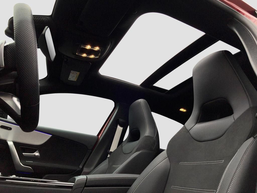 Fahrzeugabbildung Mercedes-Benz A 180 AMG*NIGHT*PANO*MULTIB*AHK*KAM*LENKR.-HEIZ