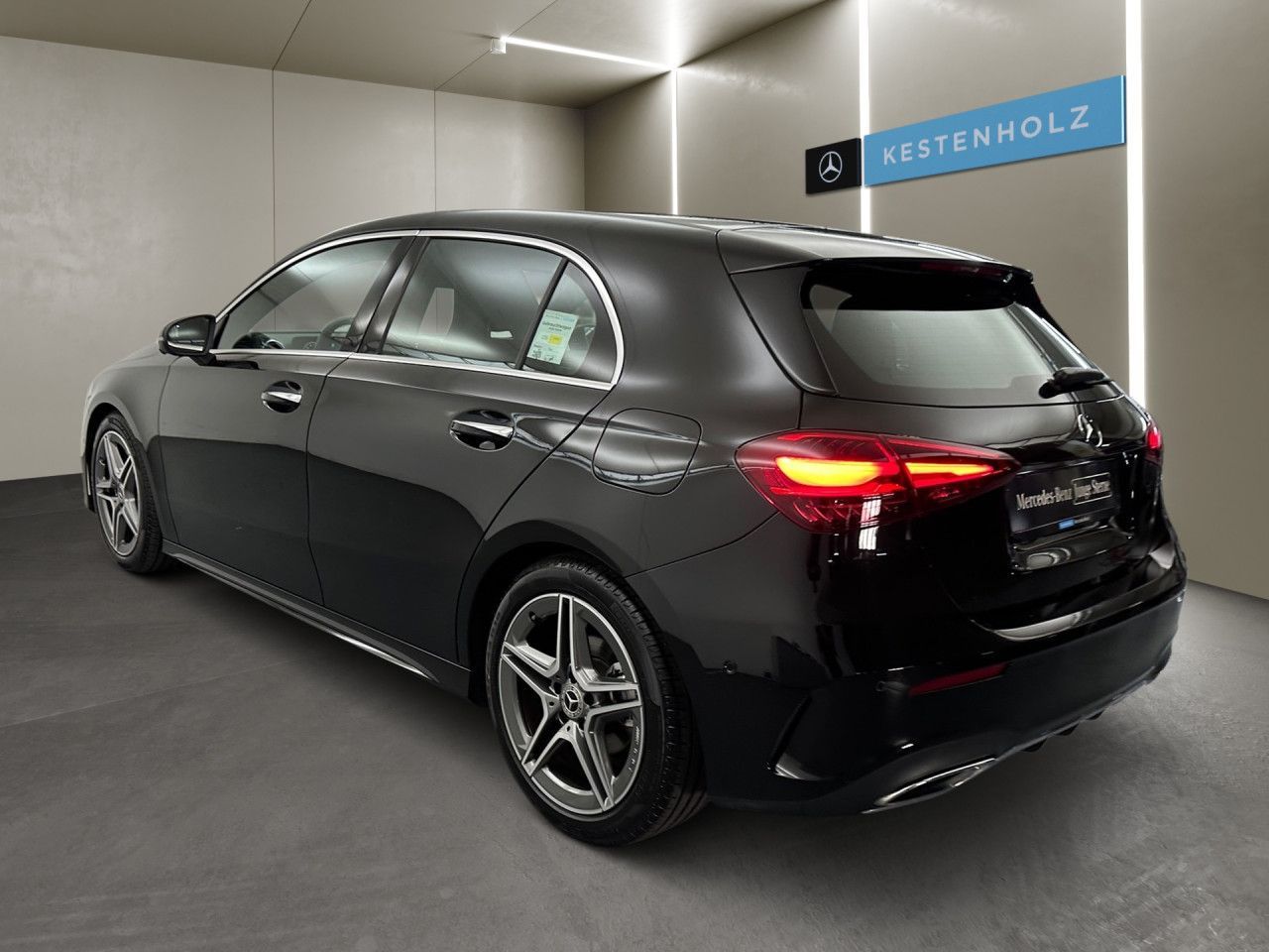 Mercedes-Benz A 200 d Edition AMG DISTRO KEYLESS 360° SHZ DAB foto 5