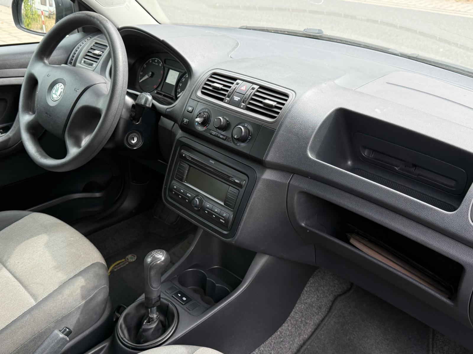 Skoda Fabia 2009 — photo 10