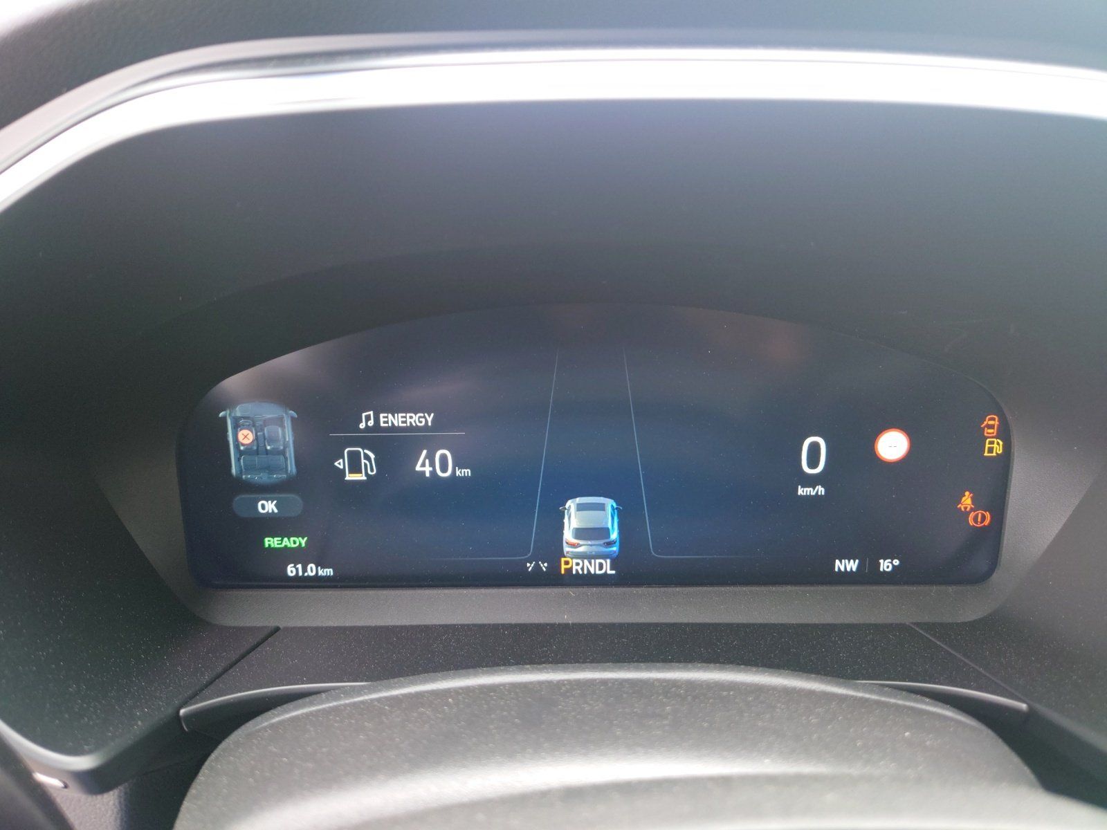 Fahrzeugabbildung Ford Kuga Titanium FHEV