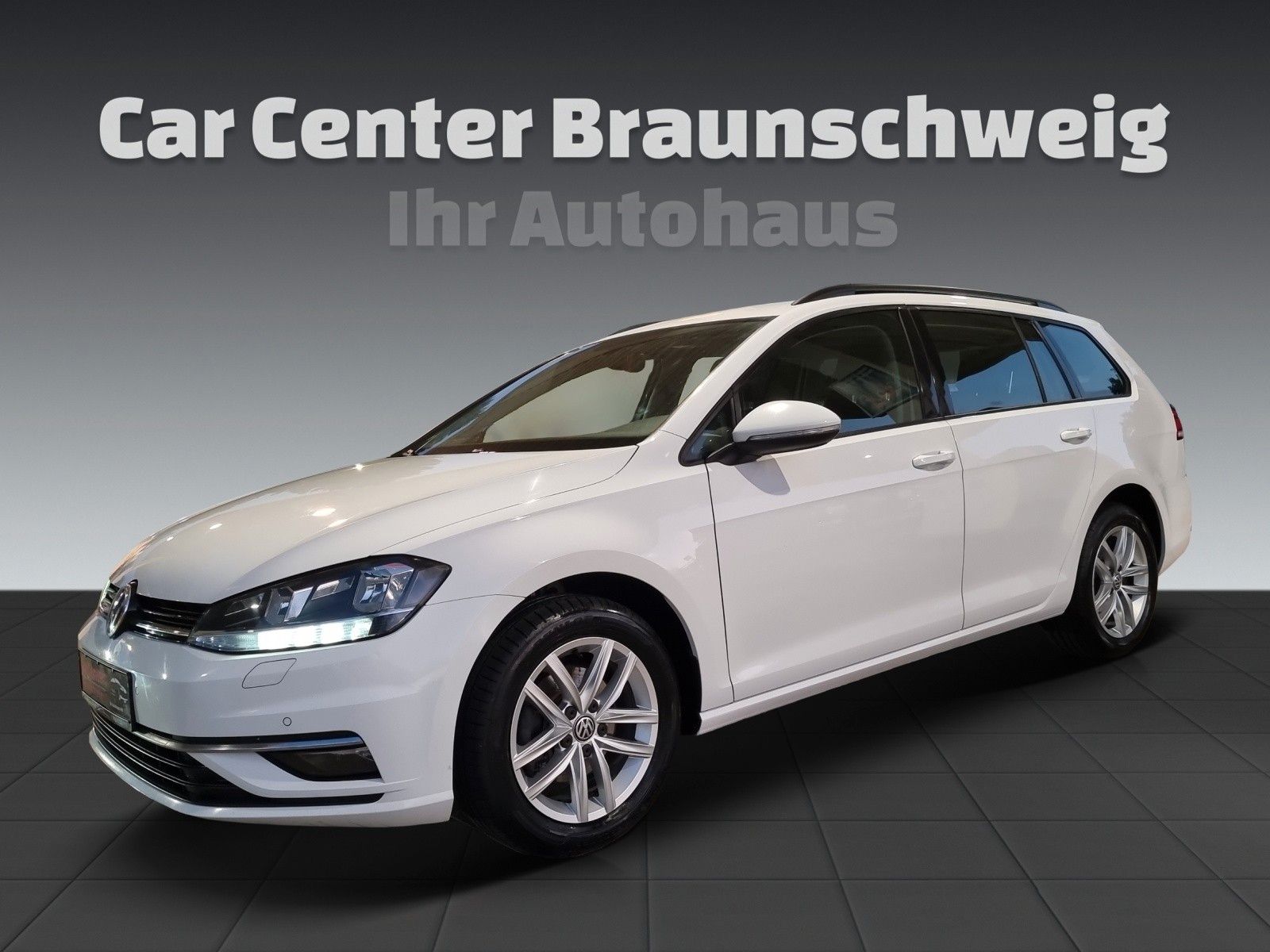 Volkswagen Golf - 1