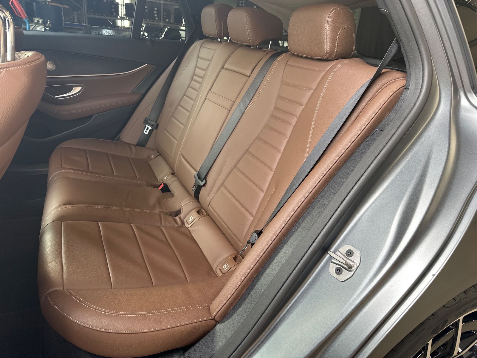 Fahrzeugabbildung Mercedes-Benz E 400d T 4Matic AMG-Line NAV+LED+360GRAD