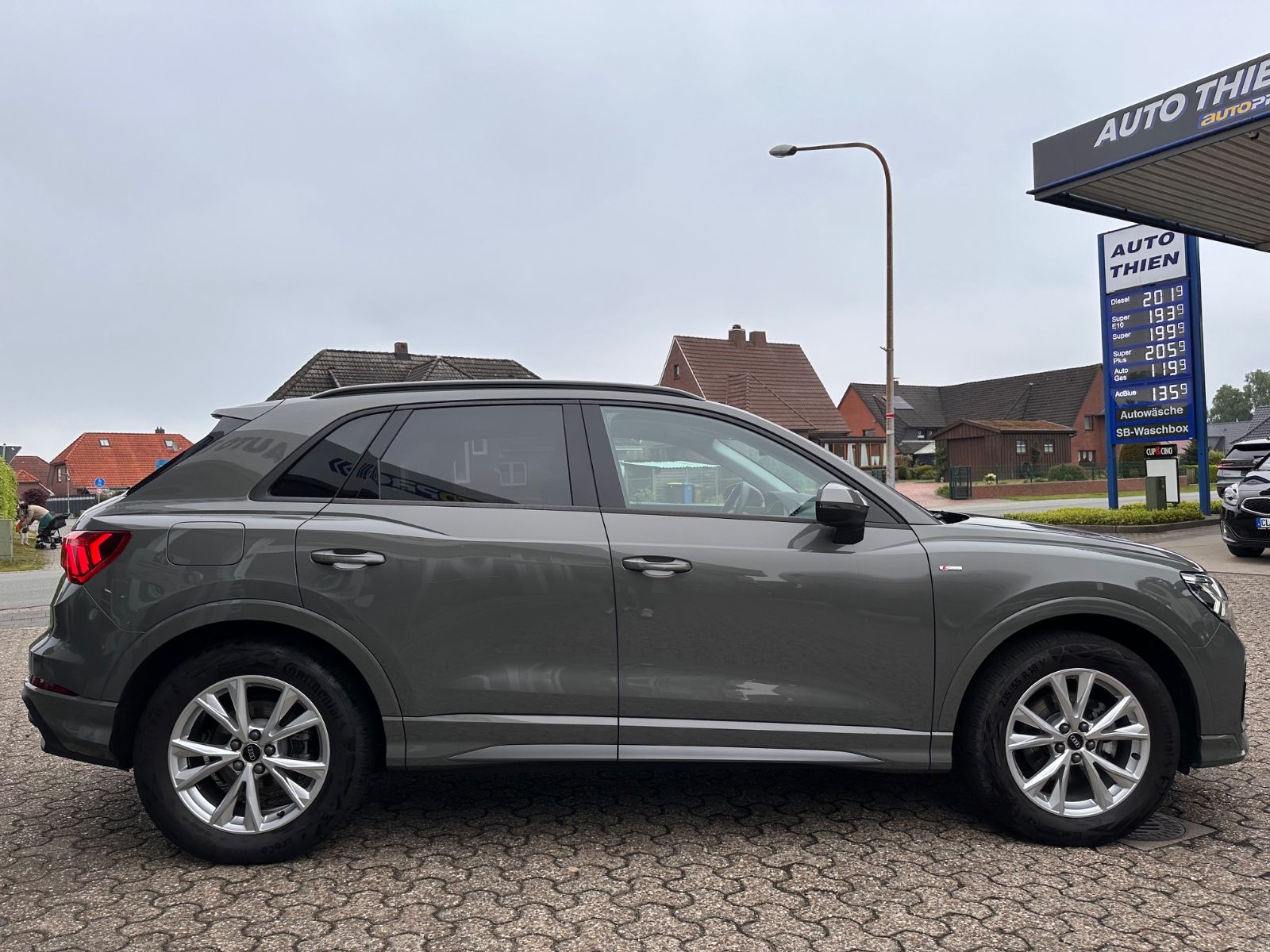 Fahrzeugabbildung Audi Q3 35 TFSI S line S Tronic Navi/ACC/SHZG/LED/PDC