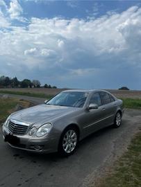 صورة 1 لـ 2006 Mercedes-BENZ E 280