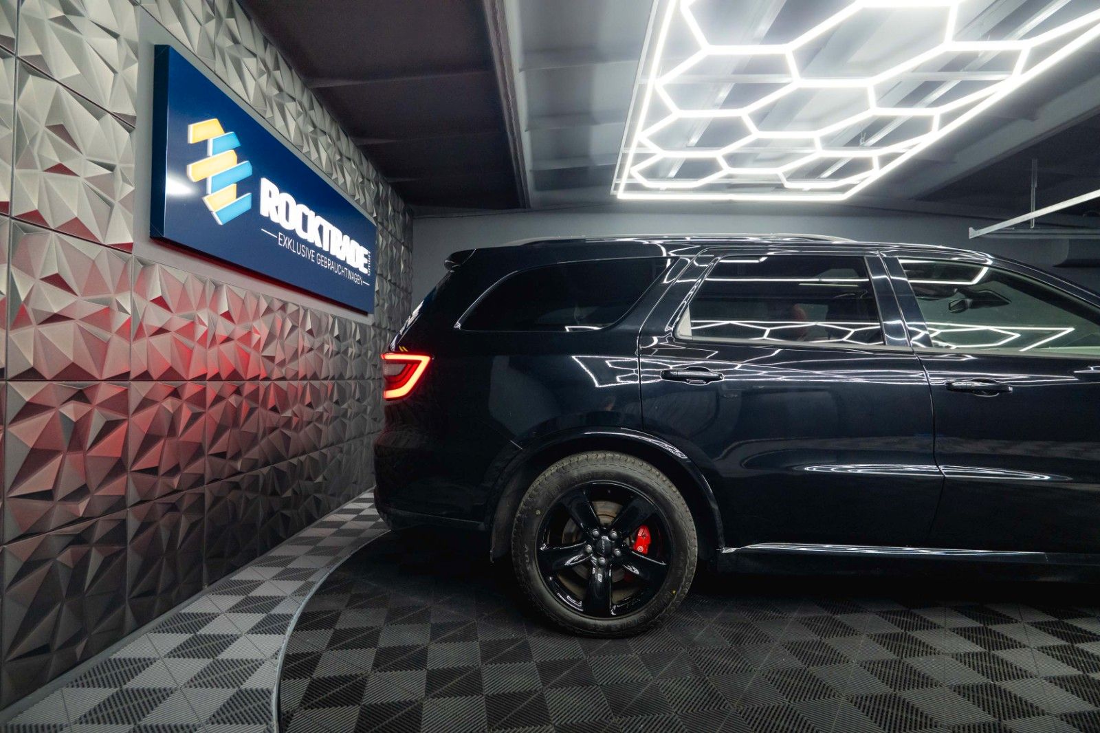 Fahrzeugabbildung Dodge Durango 6.4 V8 SRT Performance 4x4 Night-Paket