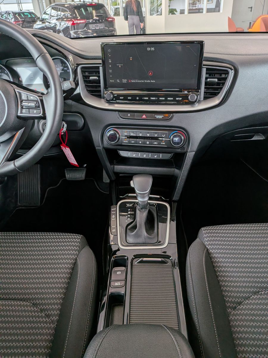 Fahrzeugabbildung Kia cee'd / Ceed 1.5 DCT Spirit LED JBL Cam 7J-Gar.