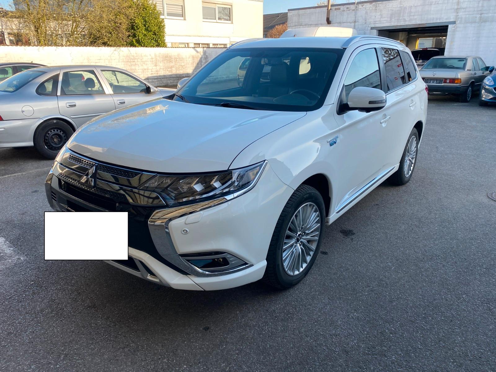 Mitsubishi Outlander PHEV Plus Spirit 4WD