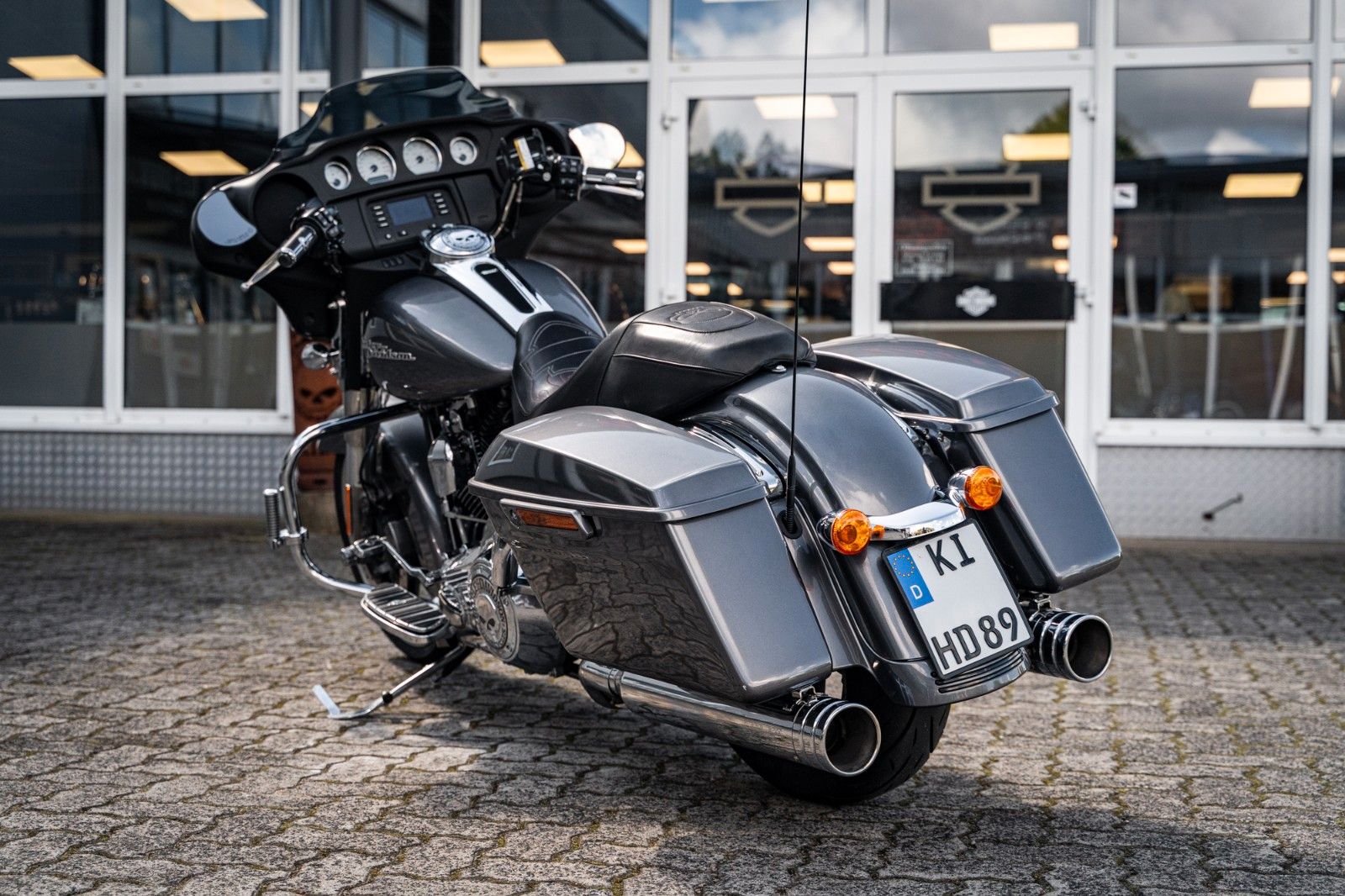 Fahrzeugabbildung Harley-Davidson FLHX Street Glide 103 cui - Kesstech -