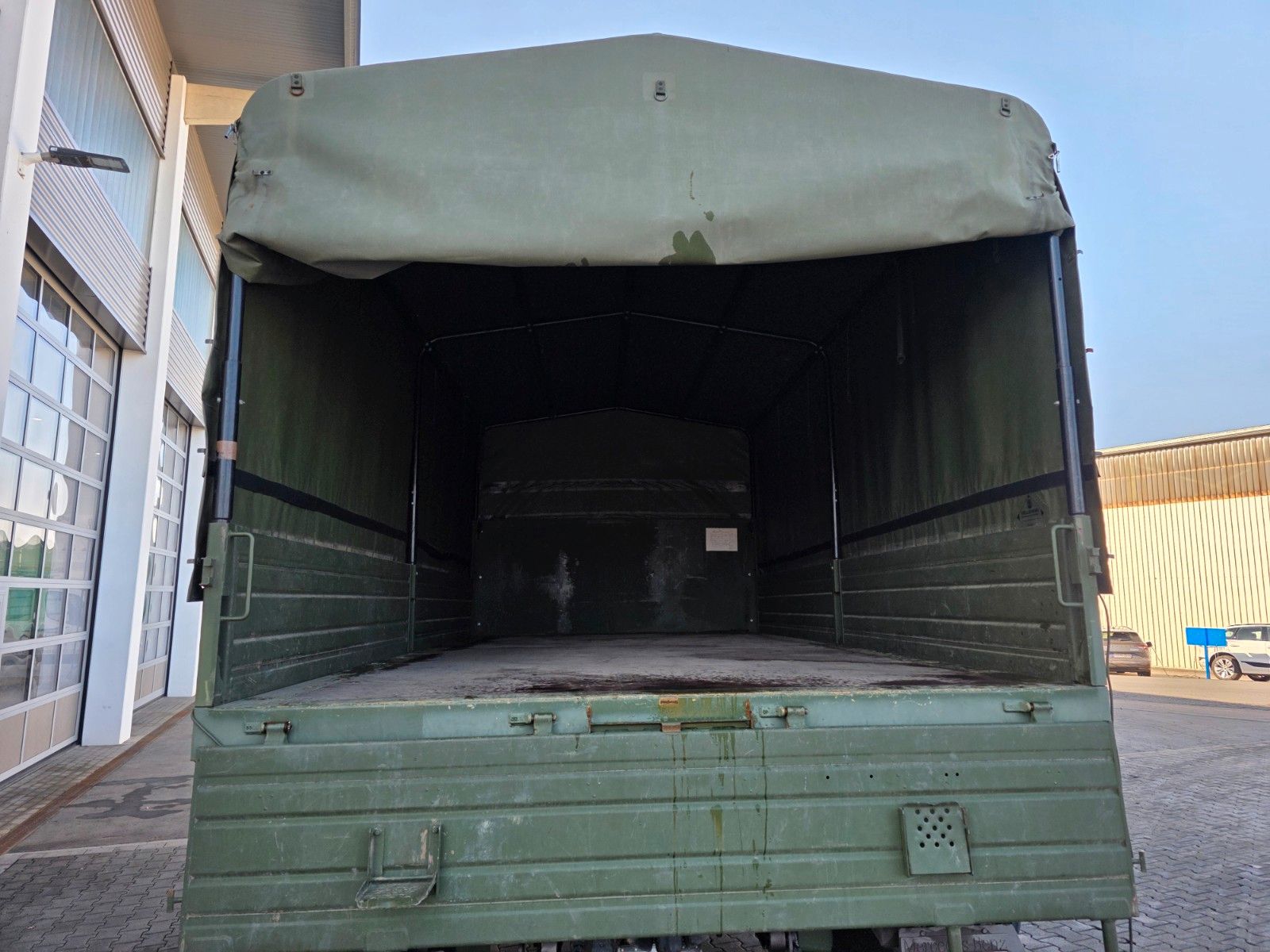 Fahrzeugabbildung Mercedes-Benz Axor 1829 A 4x4 Klima Standheizung 3 Sitze