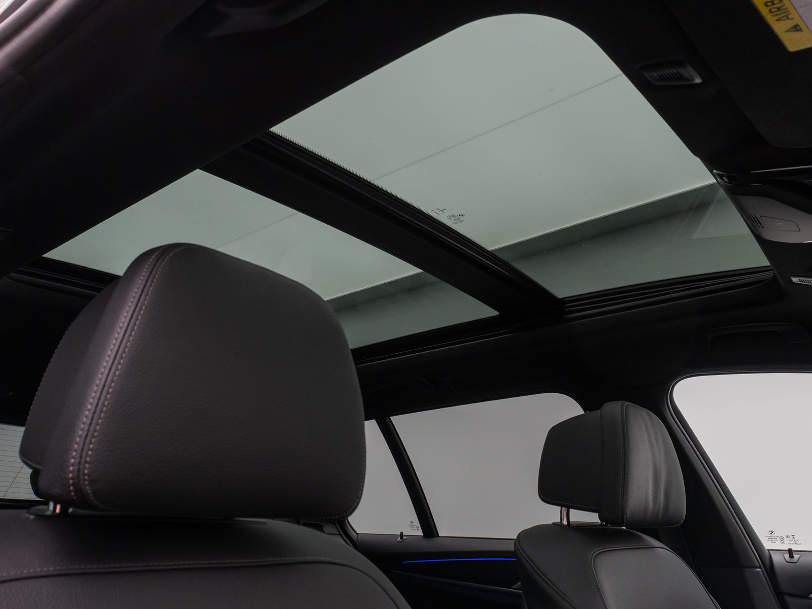 Fahrzeugabbildung BMW 530d  M Sport Panorama Kamera Laser HUD DAB HiFi