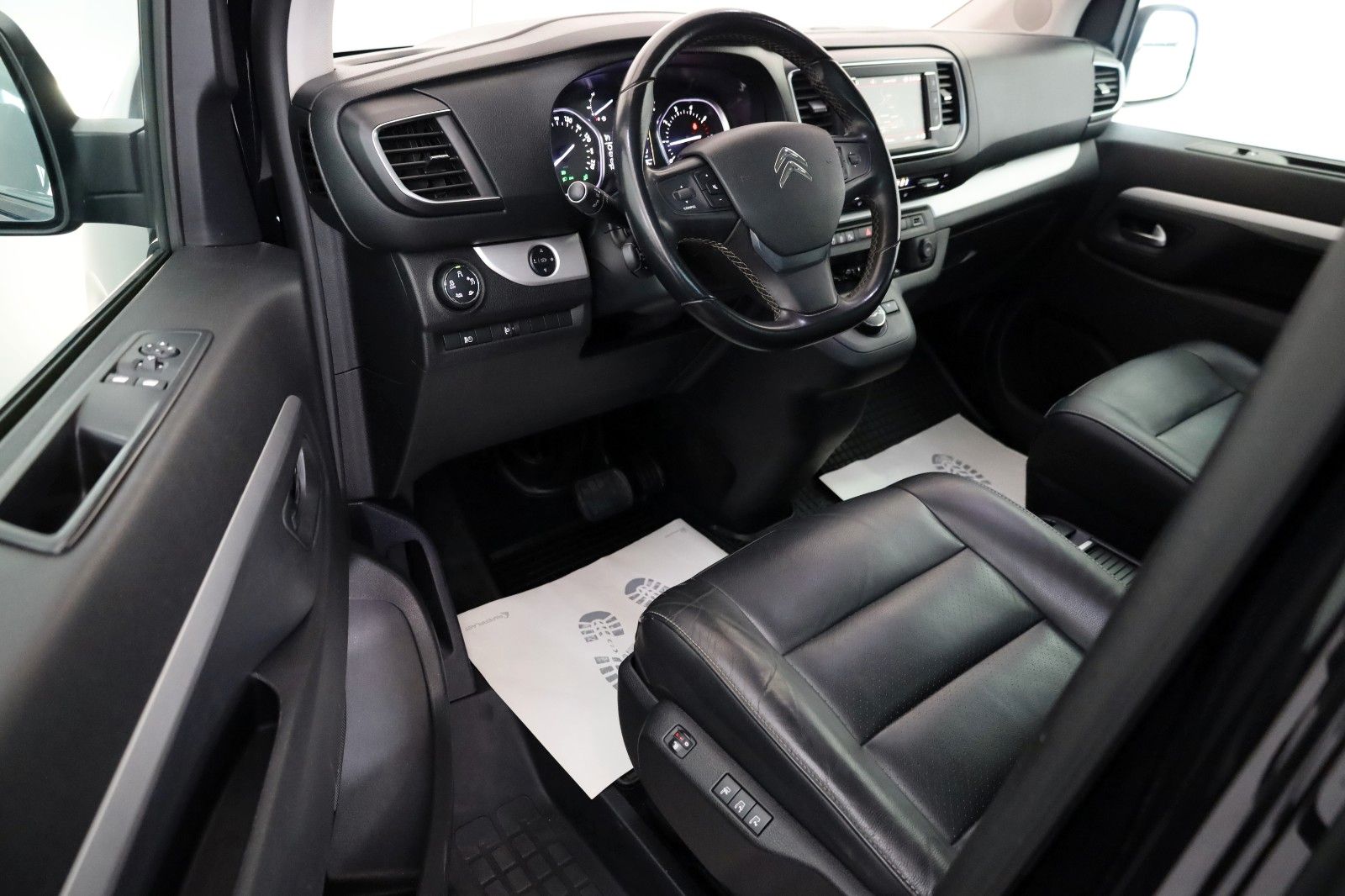 Fahrzeugabbildung Citroën SpaceTourer Lounge M Leder,Navi,Panorama,Massage