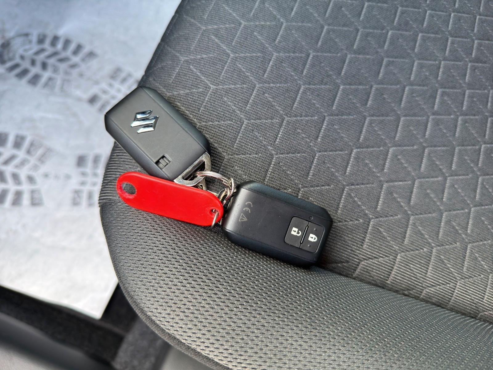 Suzuki Swift 1.2 HYBRID COMFORT+ | VERFÜGBAR