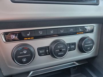 Volkswagen Passat Variant - 11