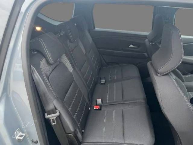 Fahrzeugabbildung Dacia Jogger Expression TCe 110 7-Sitzer