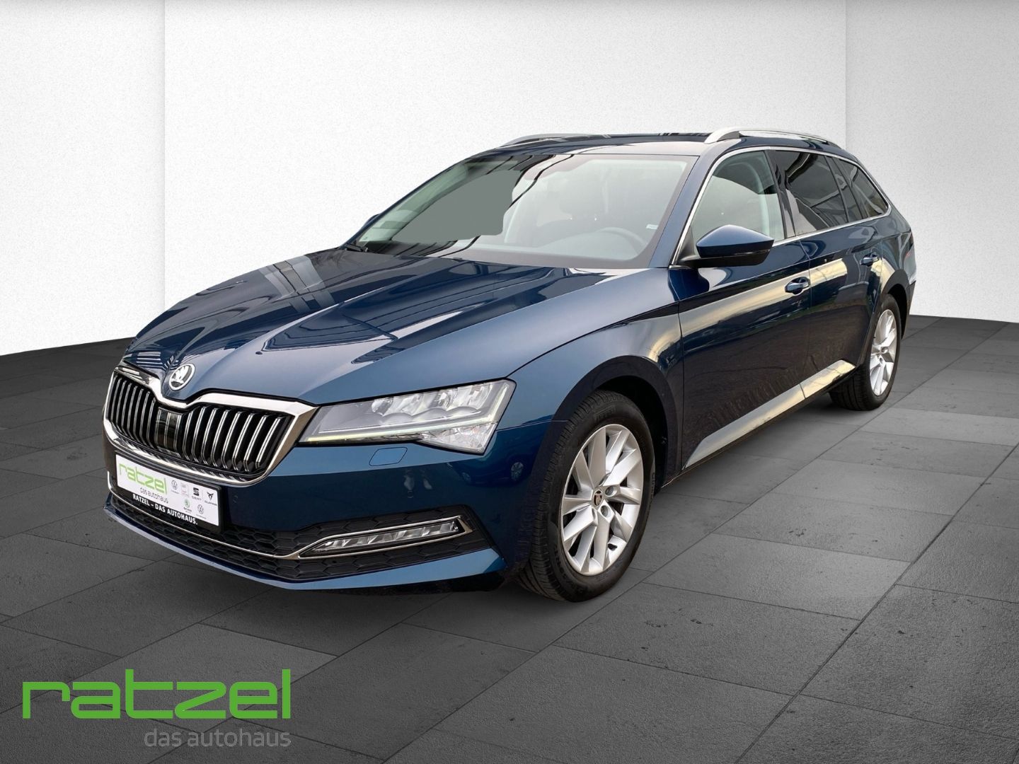 Fahrzeugabbildung SKODA Superb Combi Style 2.0 TSI AHK LED ACC Memory DA