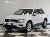 Volkswagen Tiguan 2.0 TSI 190 CV DSG 4MOTION Adv - Volkswagen Tiguan mit Benzin-Antrieb: Kombi