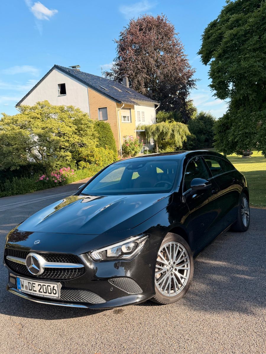 MERCEDES-BENZ CLA 180 Shooting Brake nur 49.000km 2Hand