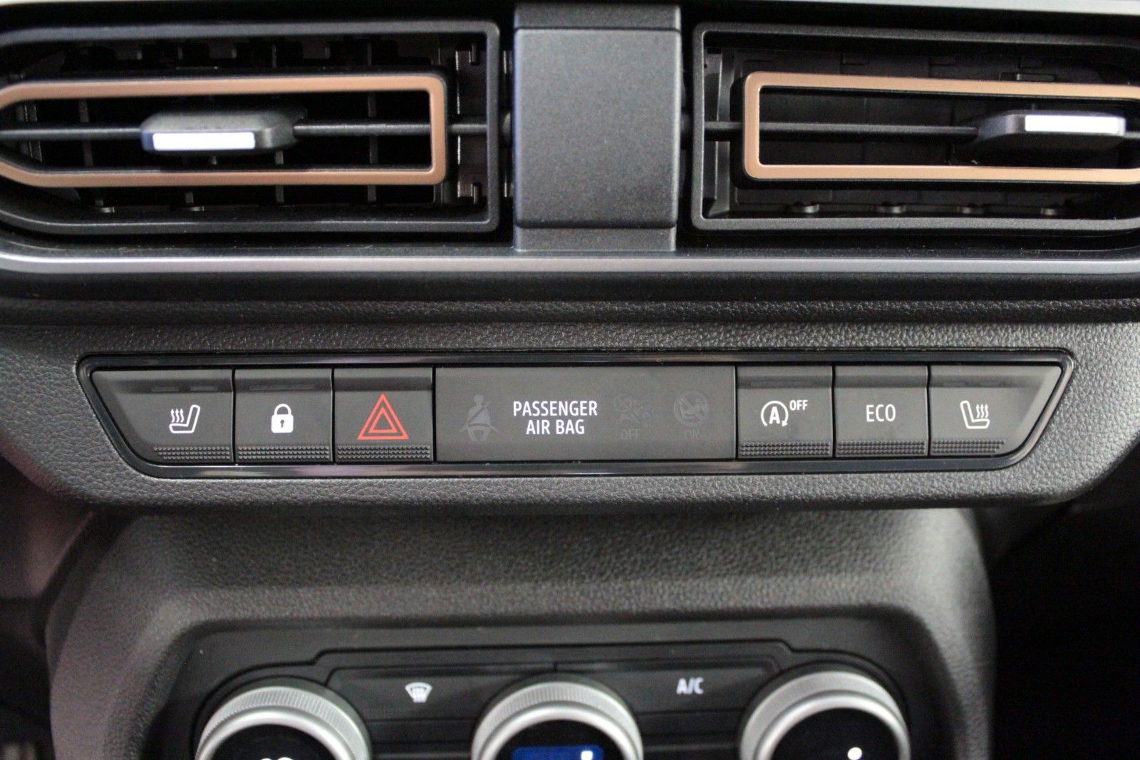 Fahrzeugabbildung Dacia Sandero TCe 90 Stepway auto Expression*Winterp.*