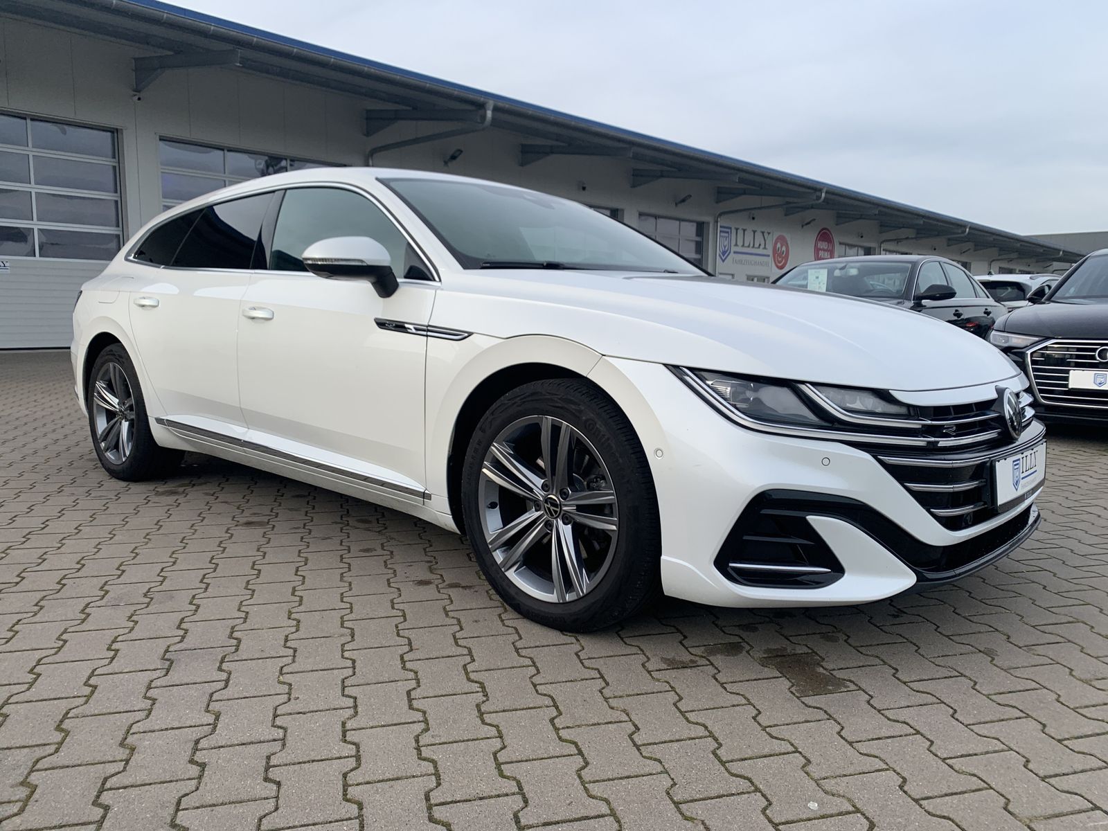 Fahrzeugabbildung Volkswagen Arteon Shooting Brake*2.0 TDI*R-Line*4M*LED*Cam*