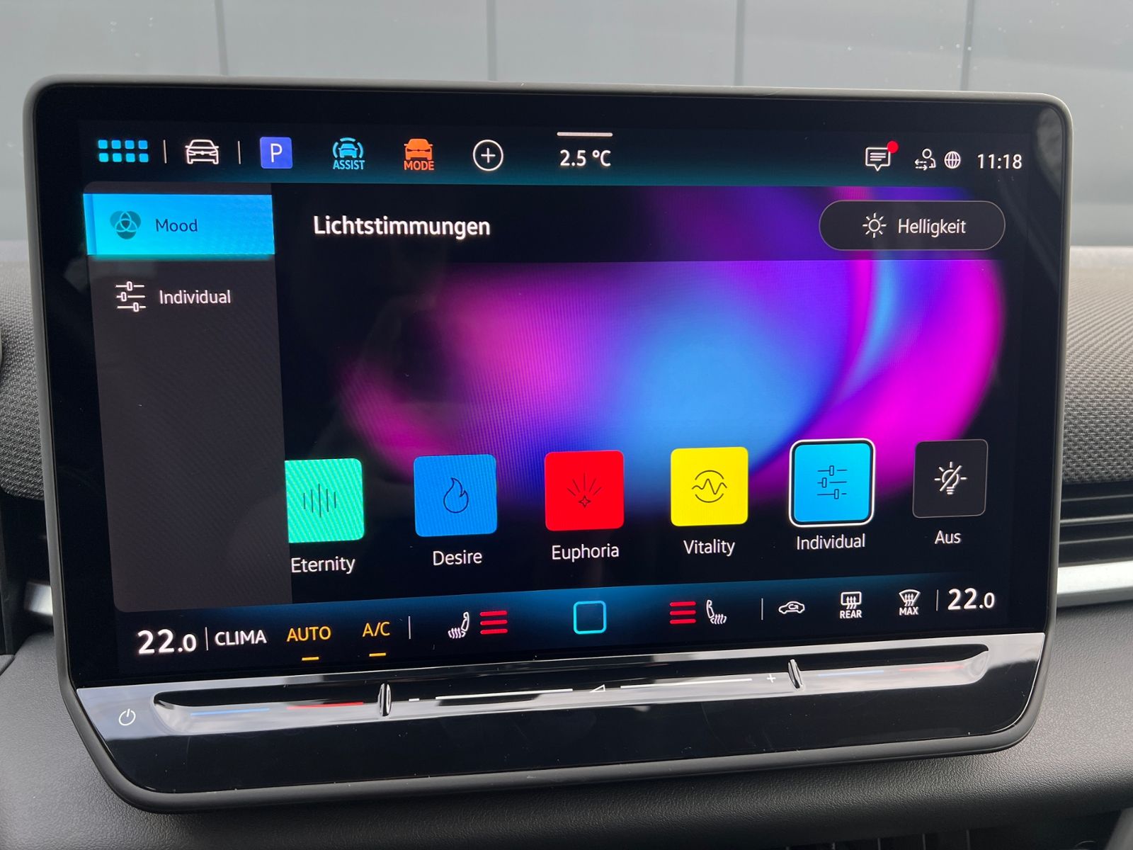 Fahrzeugabbildung Volkswagen T-Roc R-Line 1.5 eTSI DSG *Neues Modell, AHK, Pa