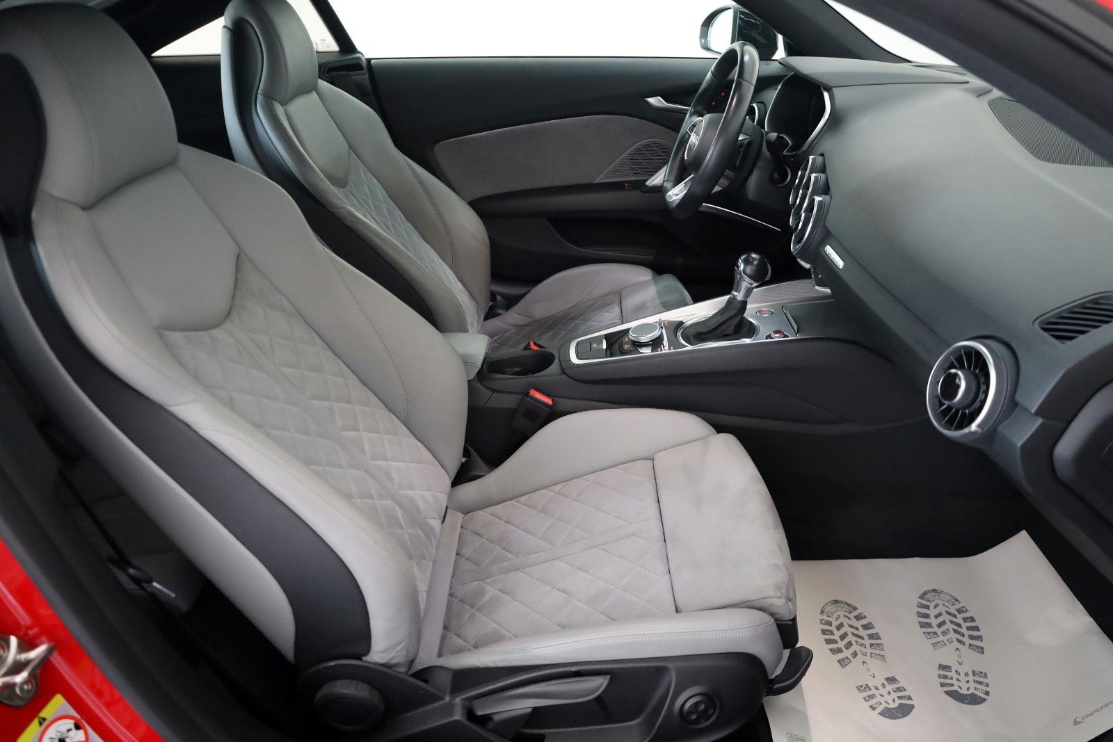 Fahrzeugabbildung Audi TT Coupe 2.0 TFSI quattro S line Navi,Bang&O,SH