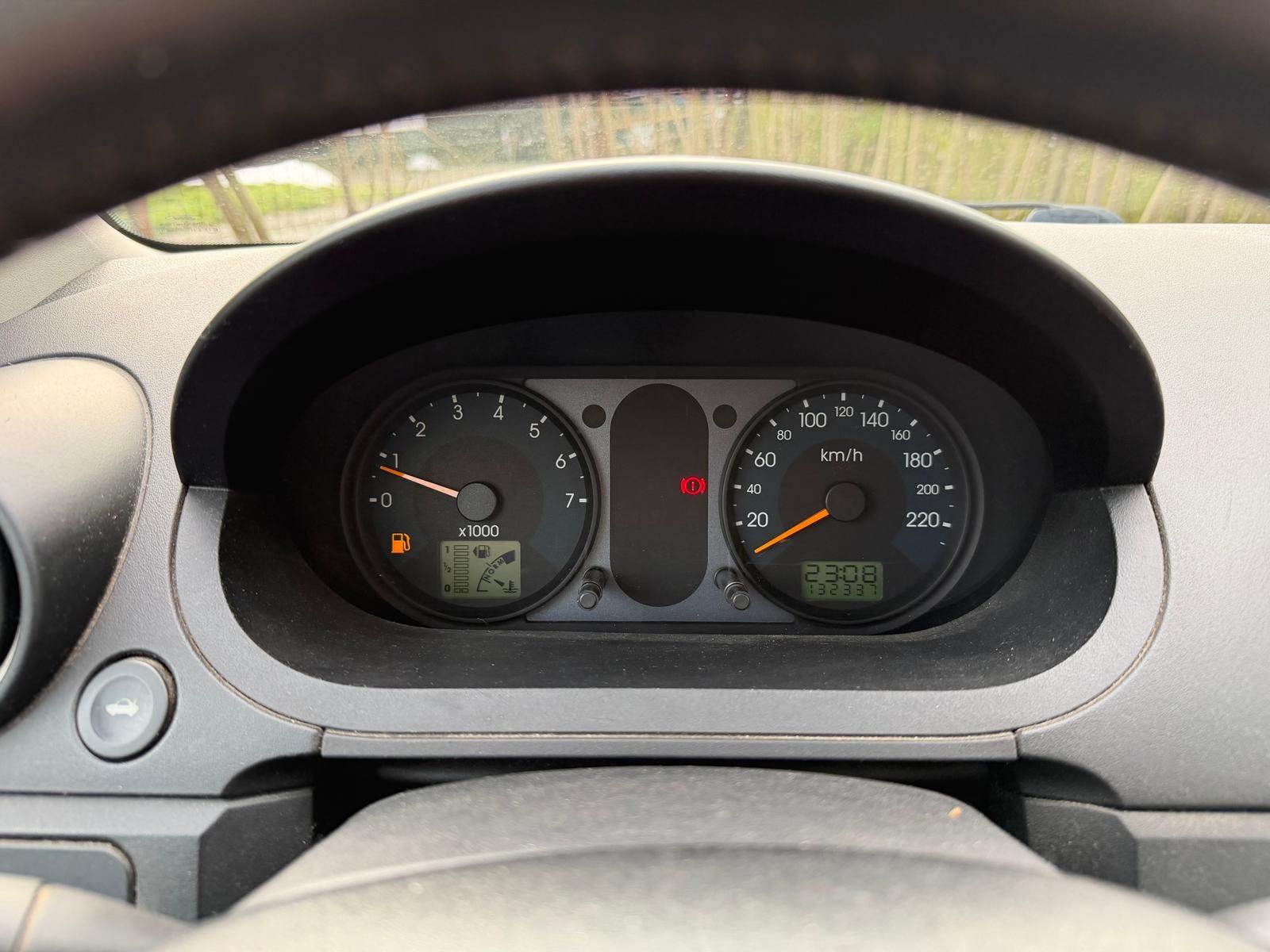 Fahrzeugabbildung Ford FIESTA AMBIENTE 1.3*TÜV NEU*AHK*KLIMA*8-FACH*