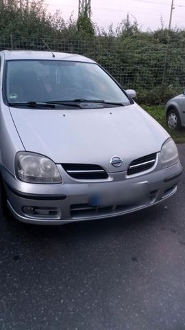 Nissan Almera 1.6i