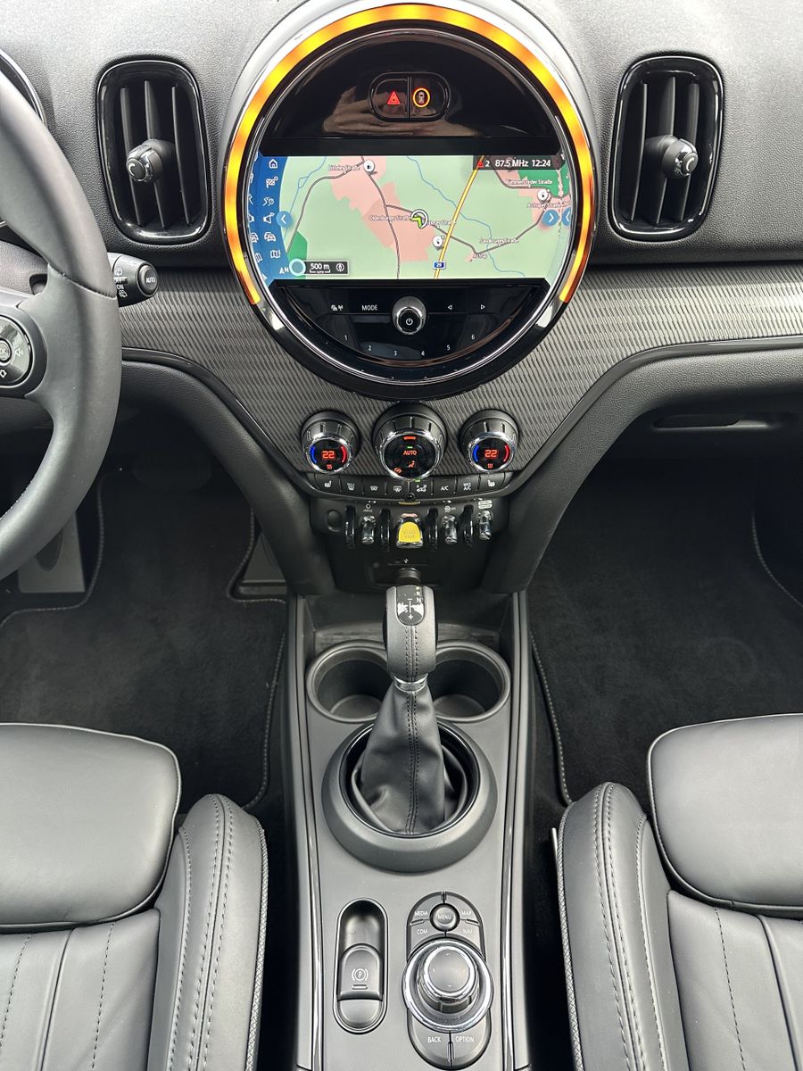 Fahrzeugabbildung MINI Cooper SE Countryman All4 NAV+LED+KAMERA+19ZOLL