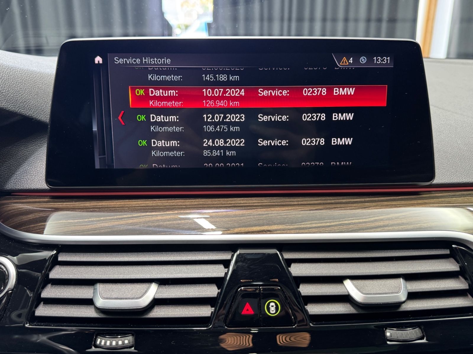 Fahrzeugabbildung BMW M550d xDrive Touring|PANO|NAVI|AHK|1.HAND
