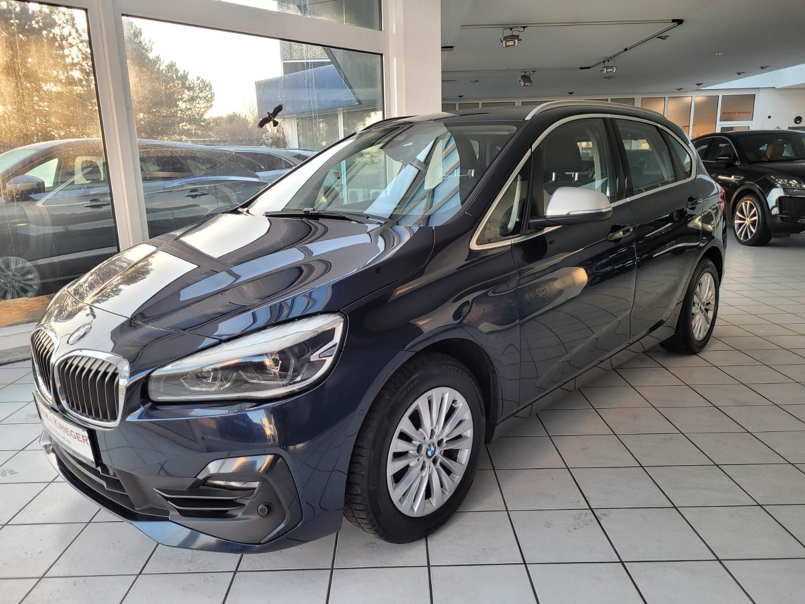 BMW 218i Active Tourer Aut/Sports./AHK/LED/Navi/RFK