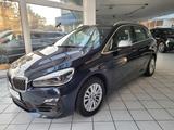 BMW 218i Active Tourer Aut/Sports./AHK/LED/Navi/RFK - BMW 218 Active Tourer mit Benzin-Antrieb: Blau, Sommerreifen
