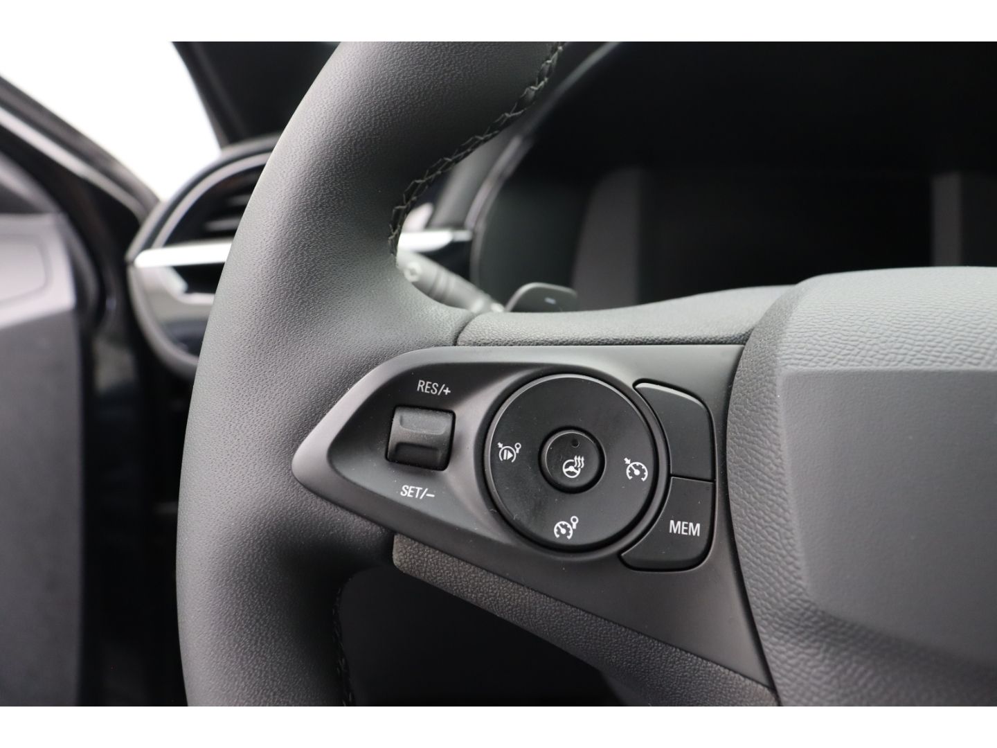 Fahrzeugabbildung Opel Corsa F GS Kamera SHZ Klimaauto Totwinkelass